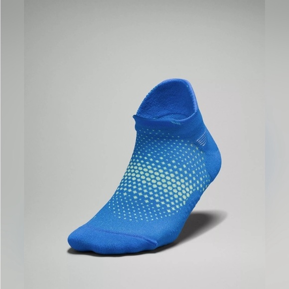 NWT Lululemon MacroPillow
Tab Running Sock Medium 
Cushioning No Stink Size XL - Picture 3 of 3